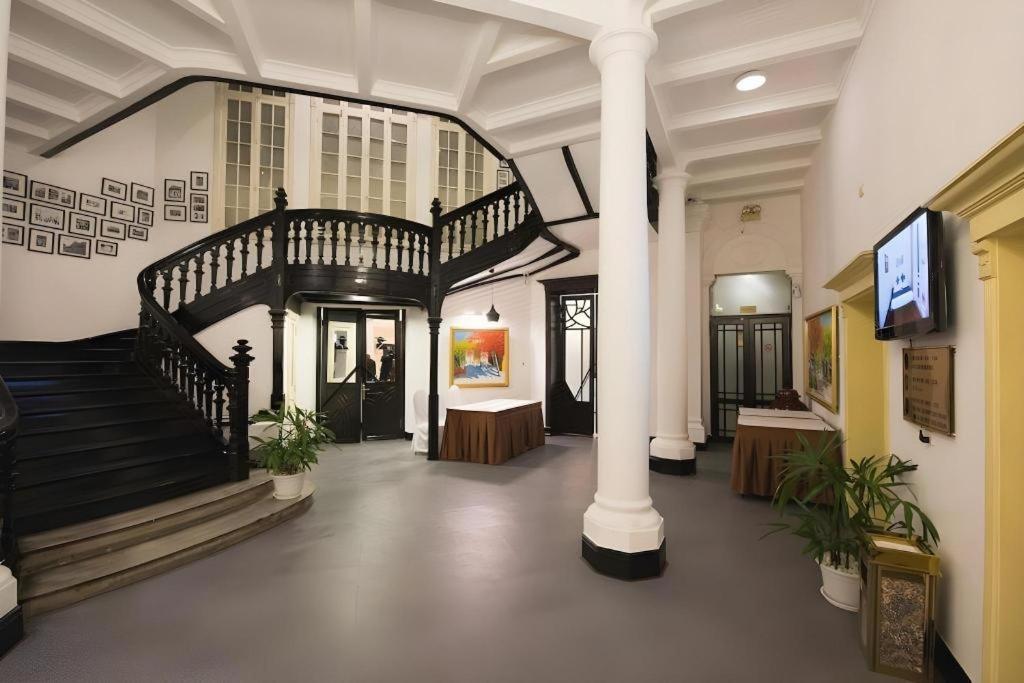 Hoa Binh Hotel Ханой Экстерьер фото