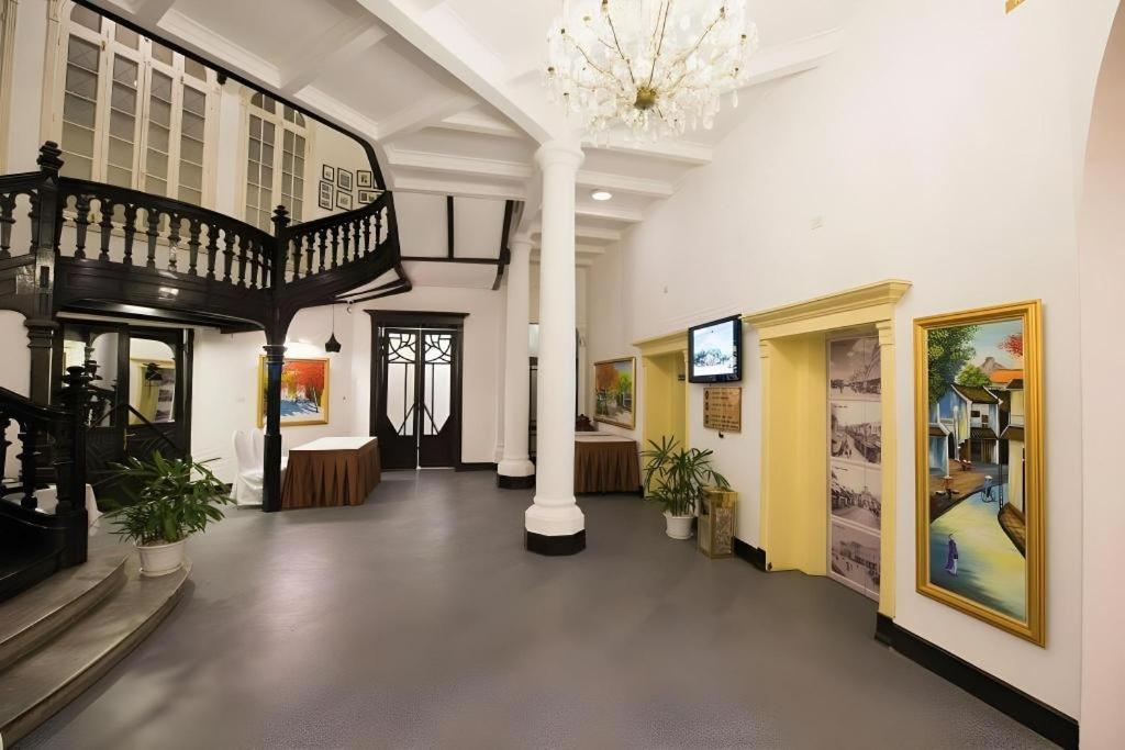 Hoa Binh Hotel Ханой Экстерьер фото